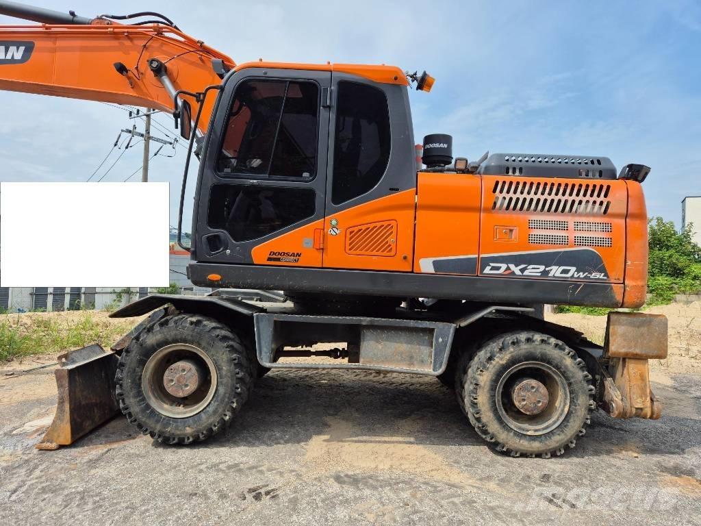 Doosan DX 210 W Kolová rýpadla