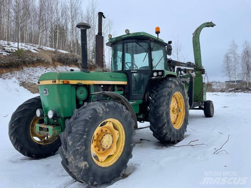 John Deere 4240 S Traktory