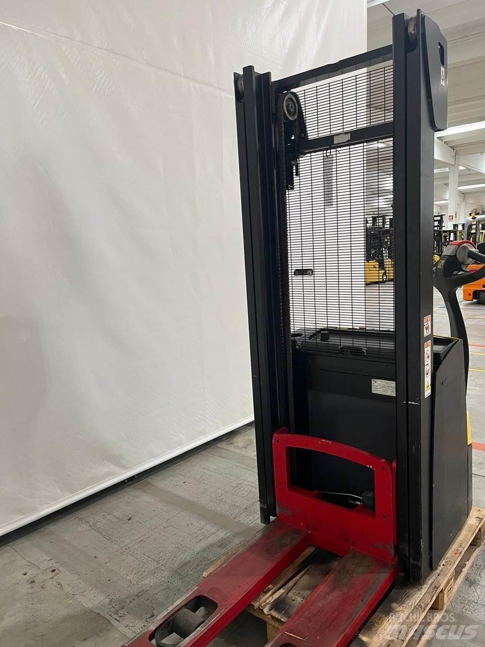 Hyster S1.2 Ručně vedené vysokozdvižné vozíky