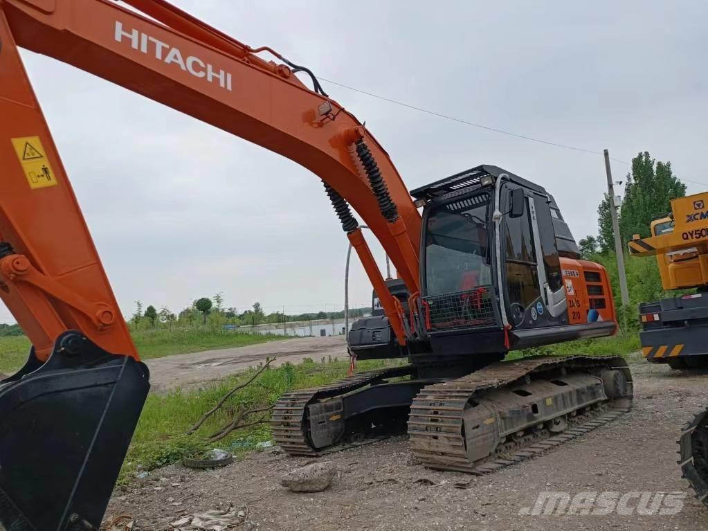 Hitachi ZX210 Pásová rýpadla