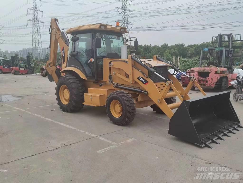 CAT 420 F Rýpadlo-nakladače