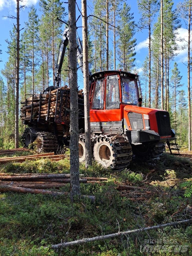 Komatsu 845 Vyvážecí traktory