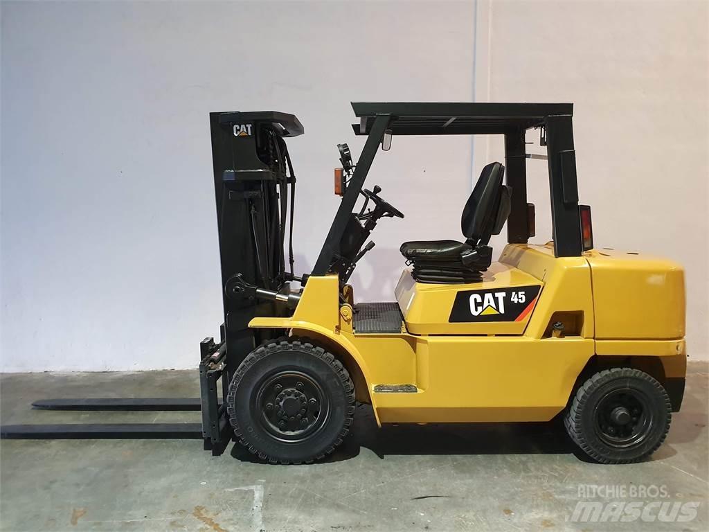 CAT DP45K2 MC Dieselové vozíky