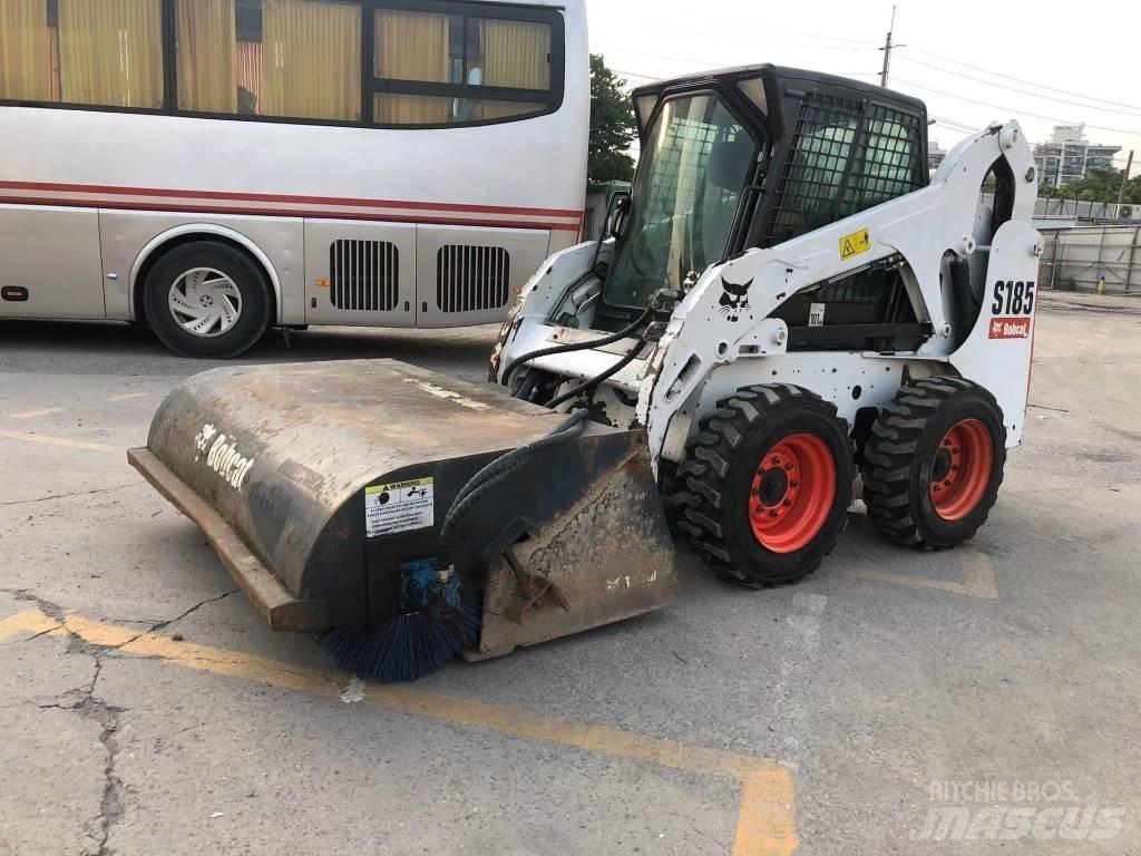 Bobcat S185 Smykem řízené nakladače