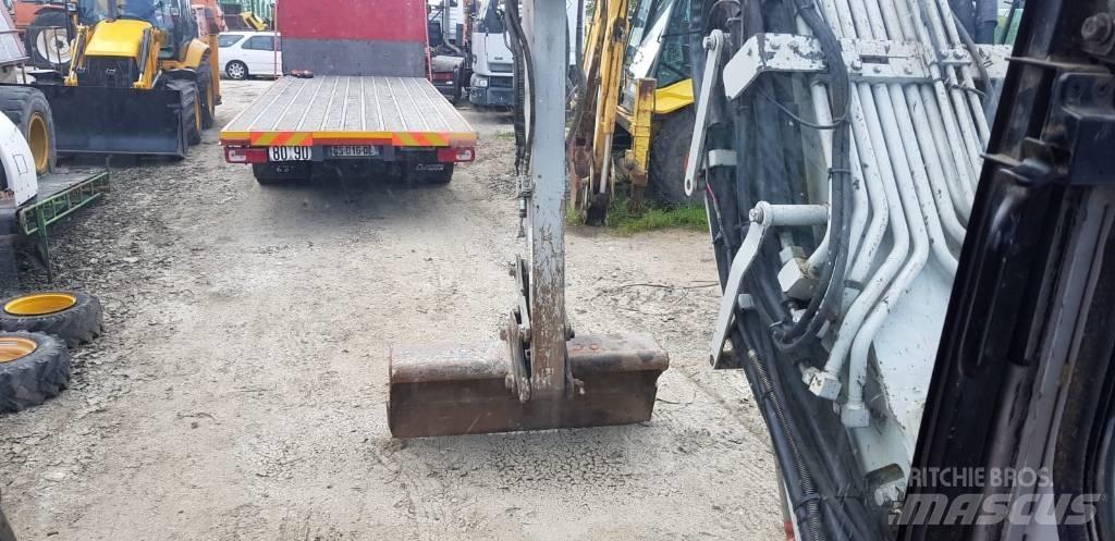 Takeuchi TB180 Další nakladače, rypadla a příslušenství