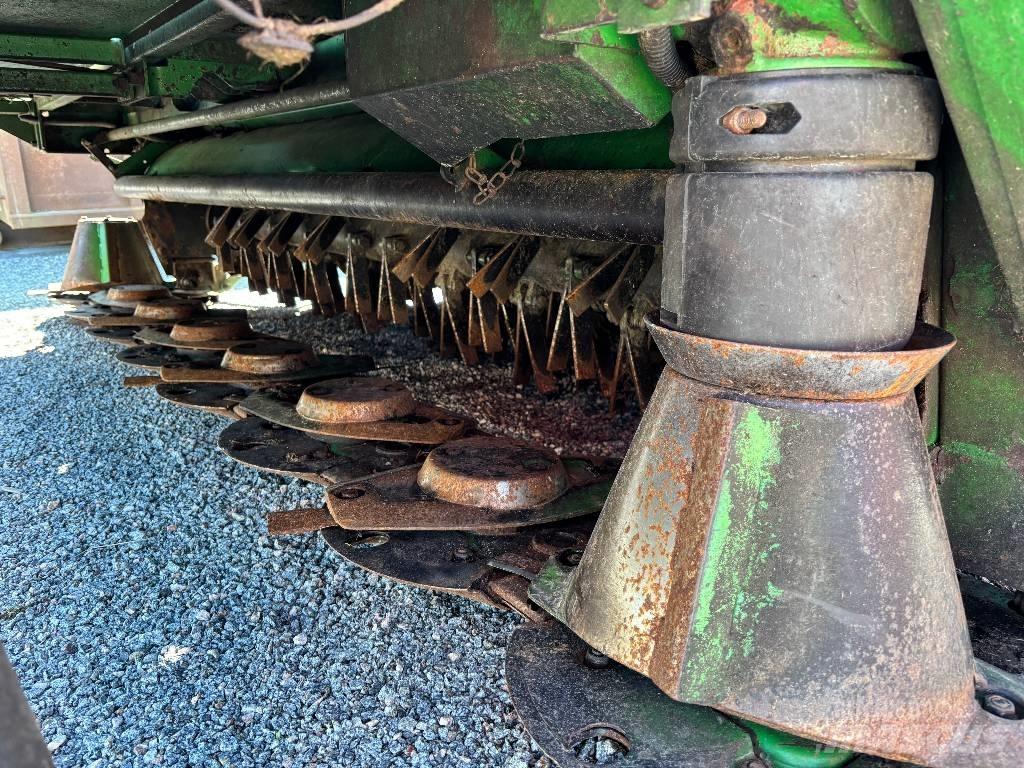 John Deere 131 Kondicionér žacího stroje