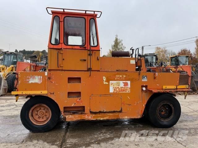 Hamm GRW 15 Pneumatikové válce