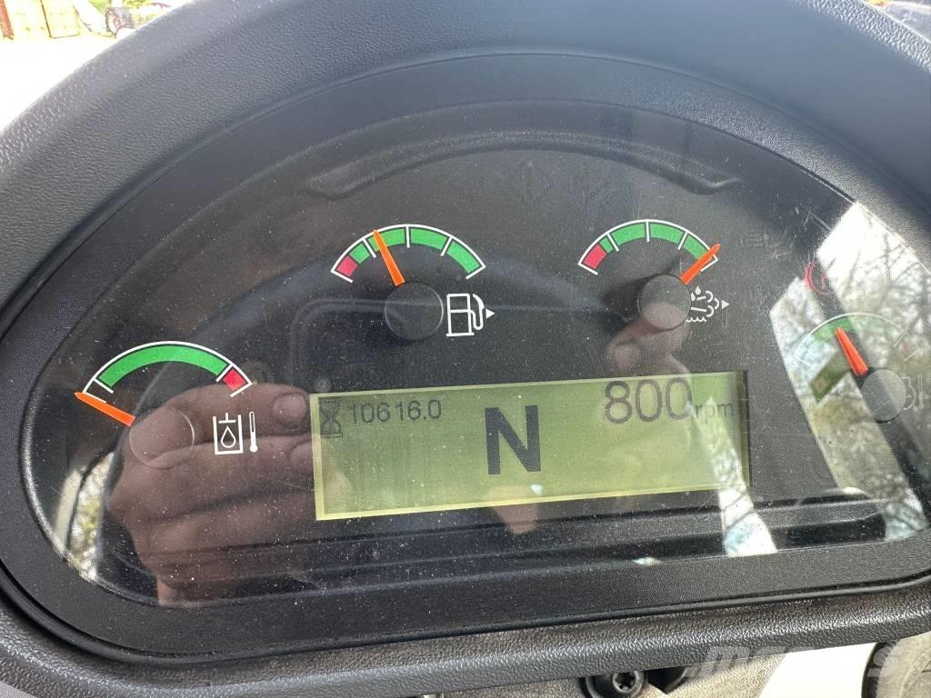 CAT 930 Kolové nakladače