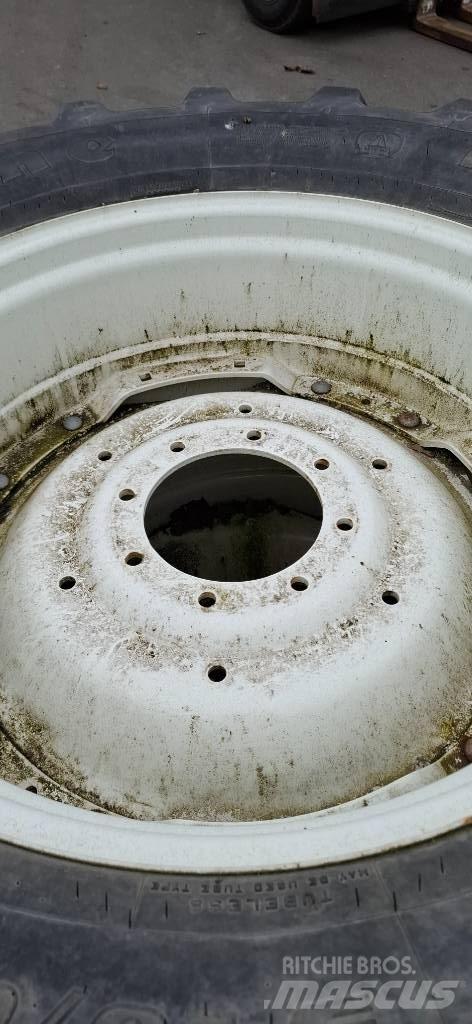 Firestone 540/65R_34 Pneumatiky, kola a ráfky