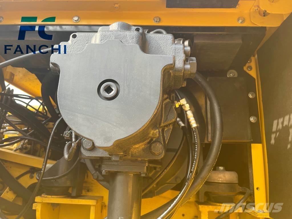 Komatsu PC 450-8 Pásová rýpadla