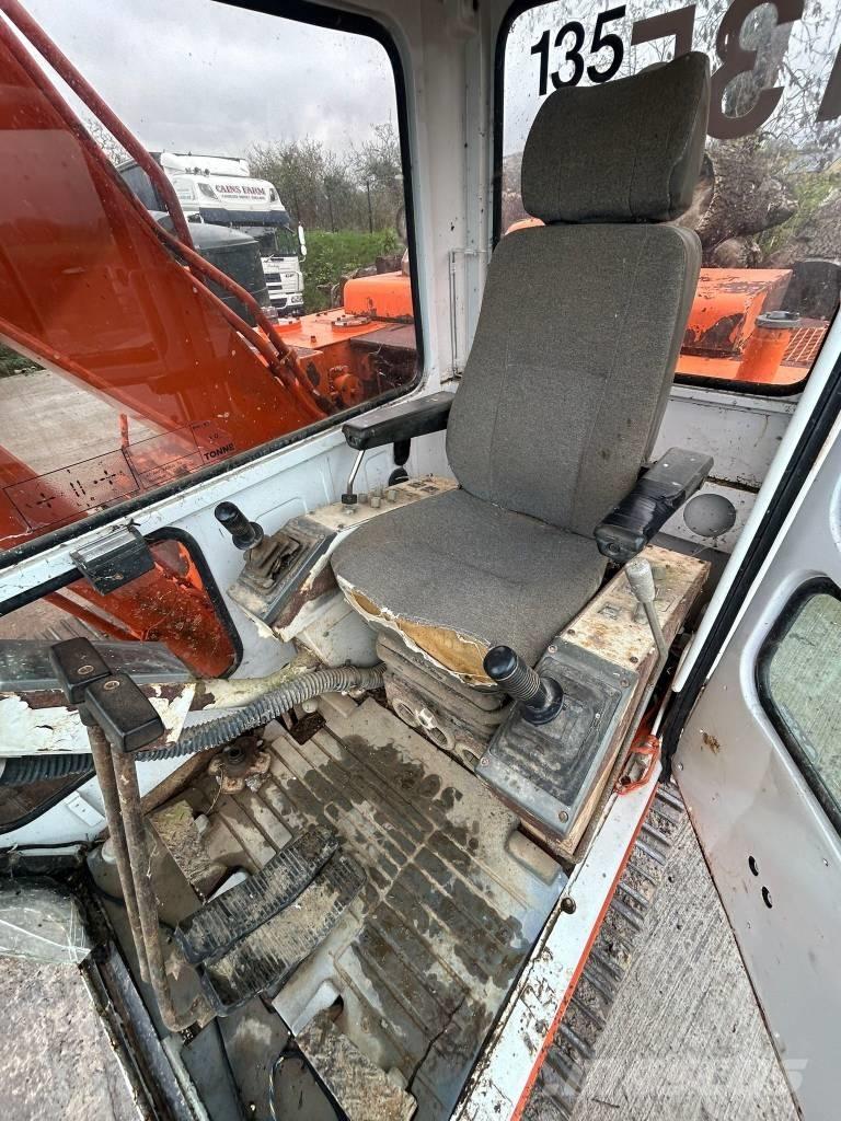 Daewoo DH 130 Pásová rýpadla