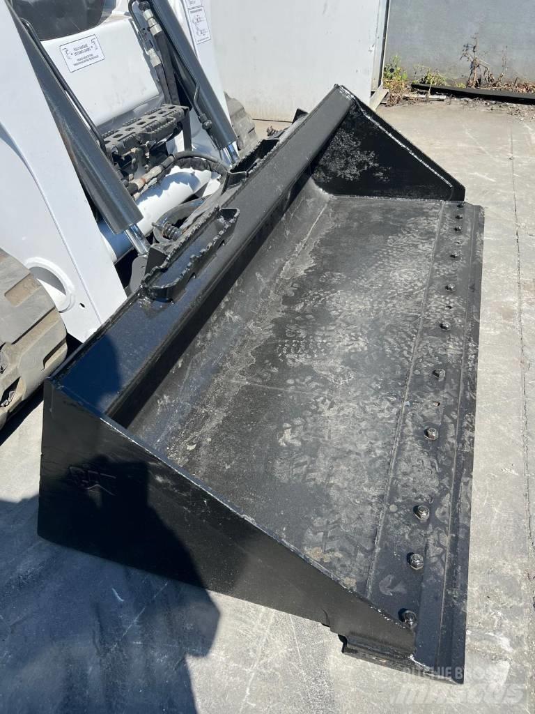 Bobcat T 740 Smykem řízené nakladače