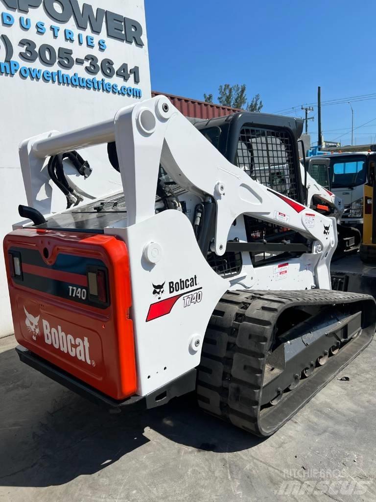 Bobcat T 740 Smykem řízené nakladače
