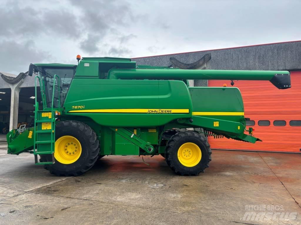 John Deere T 670 i Sklízecí mlátičky