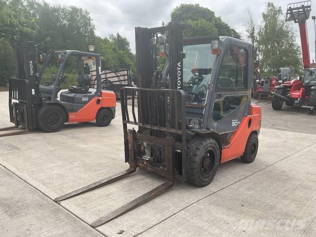 Toyota 02-8 FDF 30 Dieselové vozíky