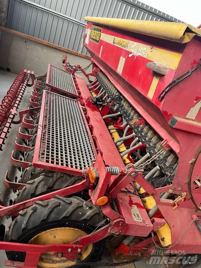 Väderstad Rapid400C Kombinované secí stroje