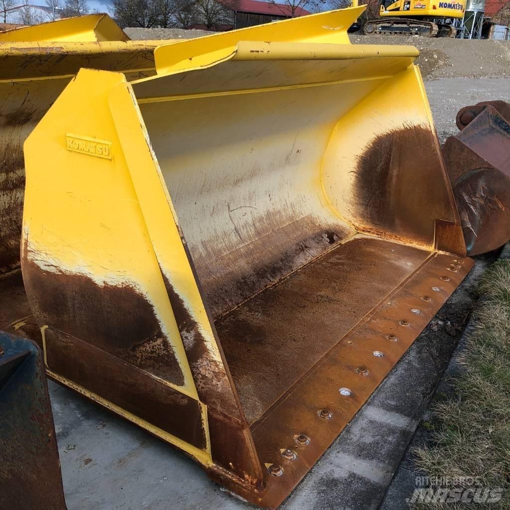 Komatsu WA470-8 Kolové nakladače