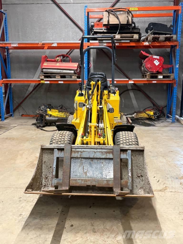 Knikmops KM 130 Kolové nakladače