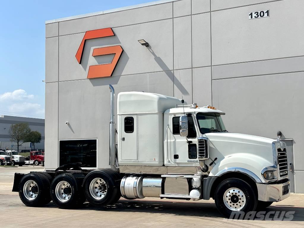 Mack Titan TD 713 Tahače