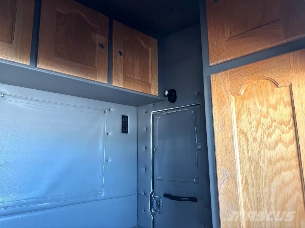 Mack Titan TD 713 Tahače