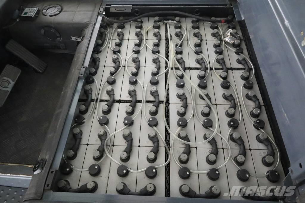 Toyota 8 FBMT 35 Akumulátorové vozíky