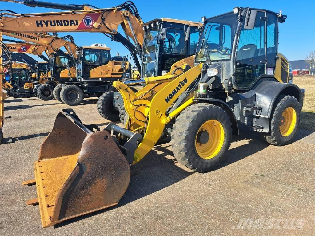 Komatsu WA100-8E0 Kolové nakladače
