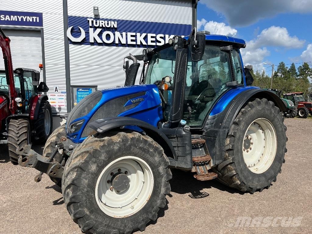 Valtra N174 Traktory