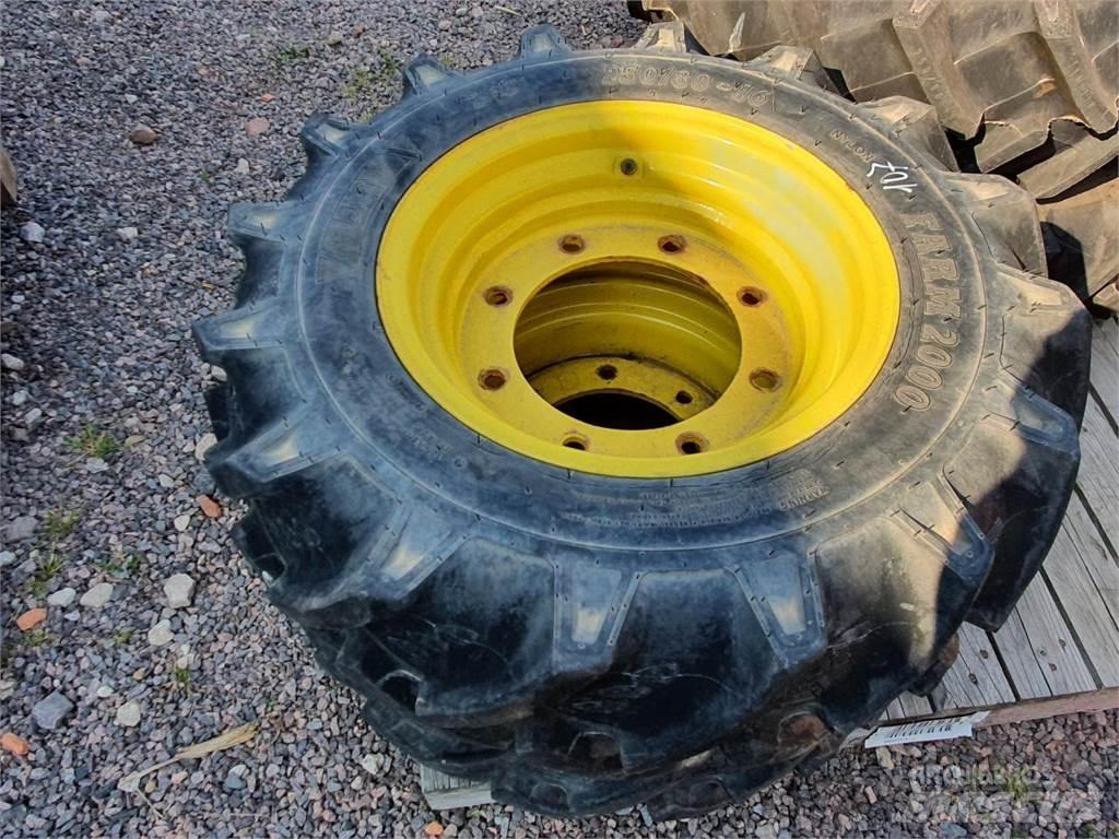 BKT 250/80-16 x2 Pneumatiky, kola a ráfky