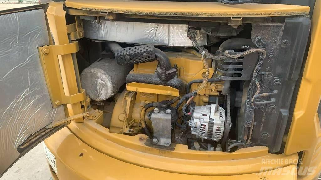 CAT 303 Pásová rýpadla