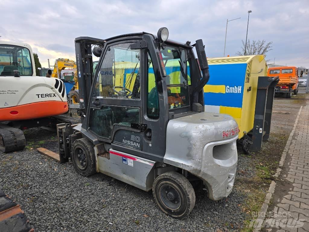 Nissan 30 YG1D2A30Q Dieselové vozíky