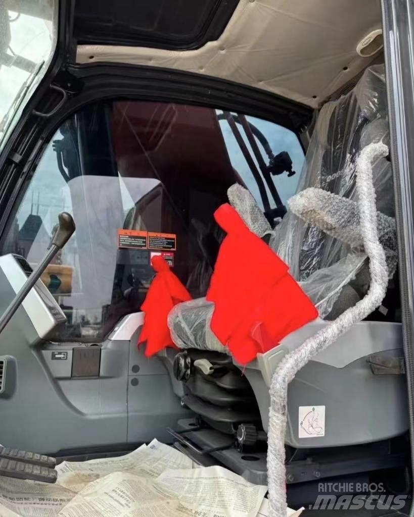 Doosan DX 225 Pásová rýpadla
