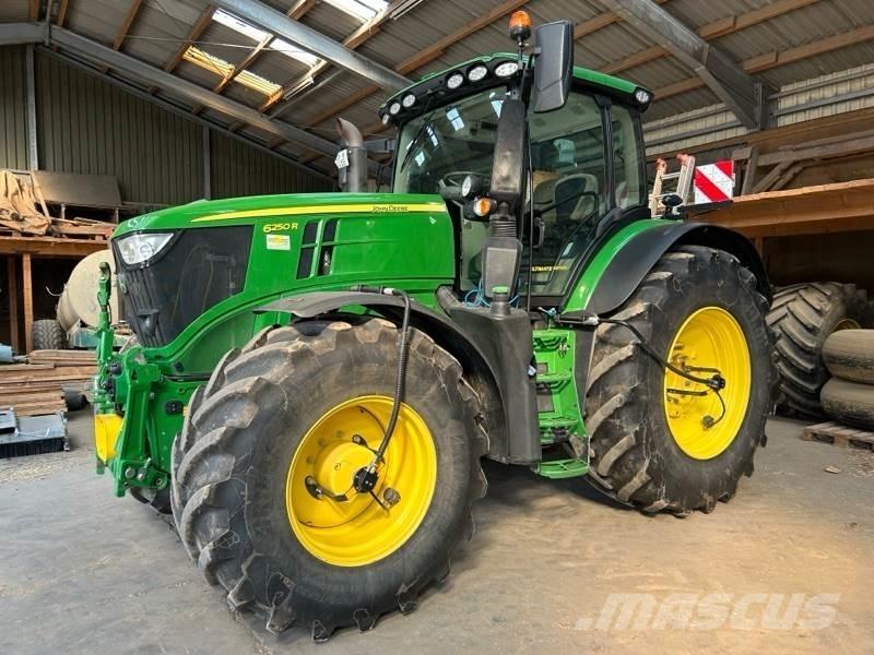 John Deere 6250R Traktory