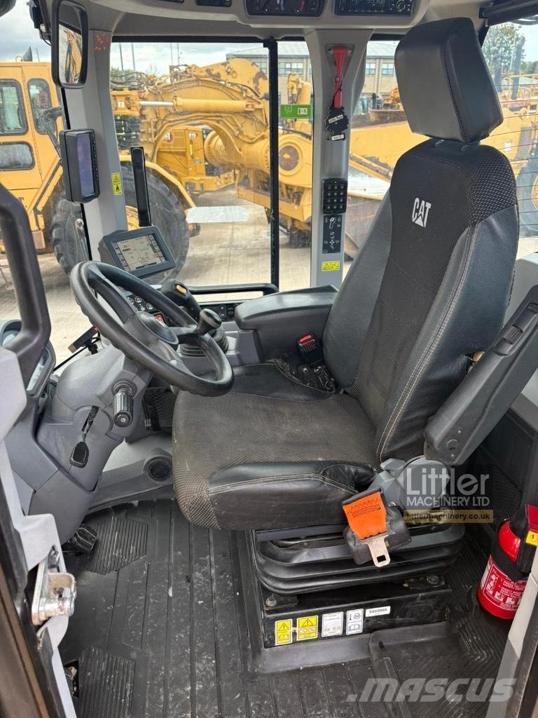 CAT 926 M Kolové nakladače