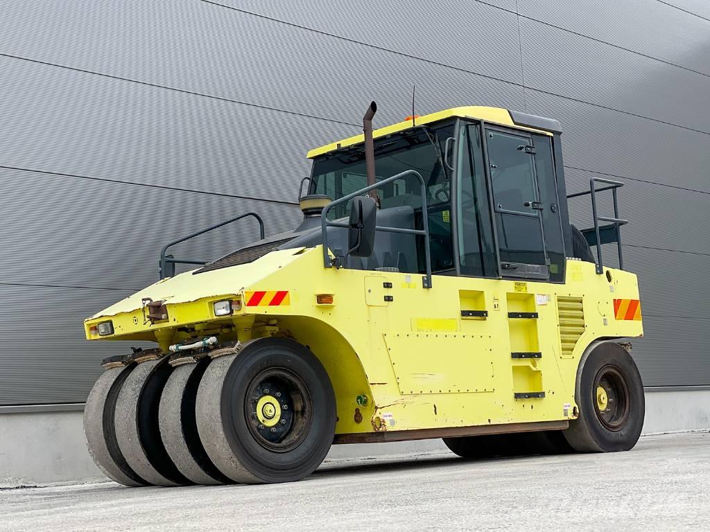 Ammann AP 240 Pneumatikové válce