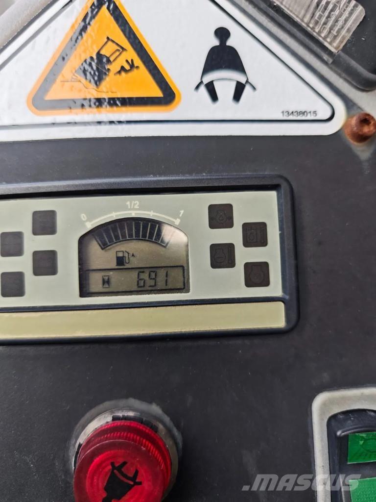 Volvo SD 25 Pneumatikové válce