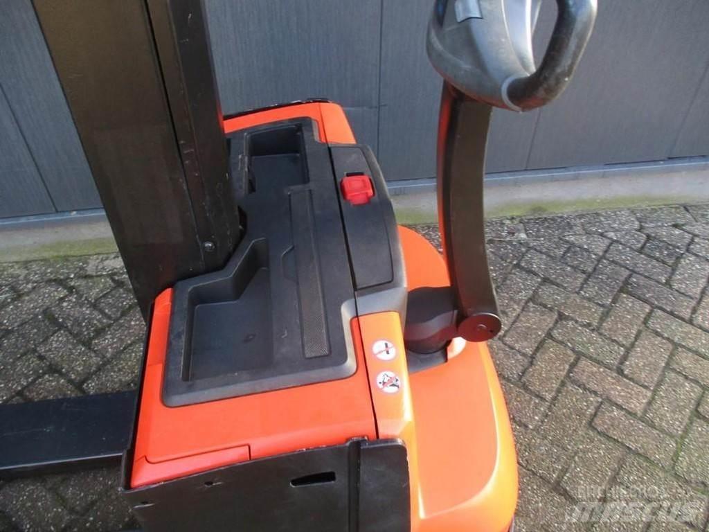 BT SWE 080L Ručně vedené vysokozdvižné vozíky