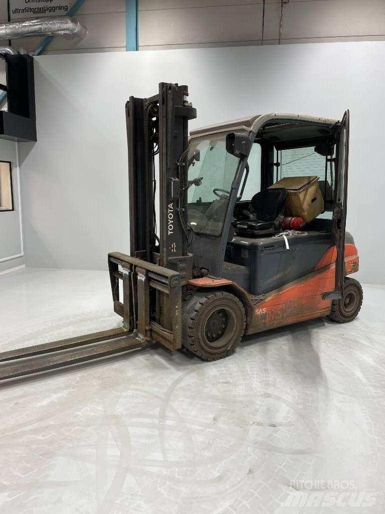 Toyota 8FBMT50 Akumulátorové vozíky