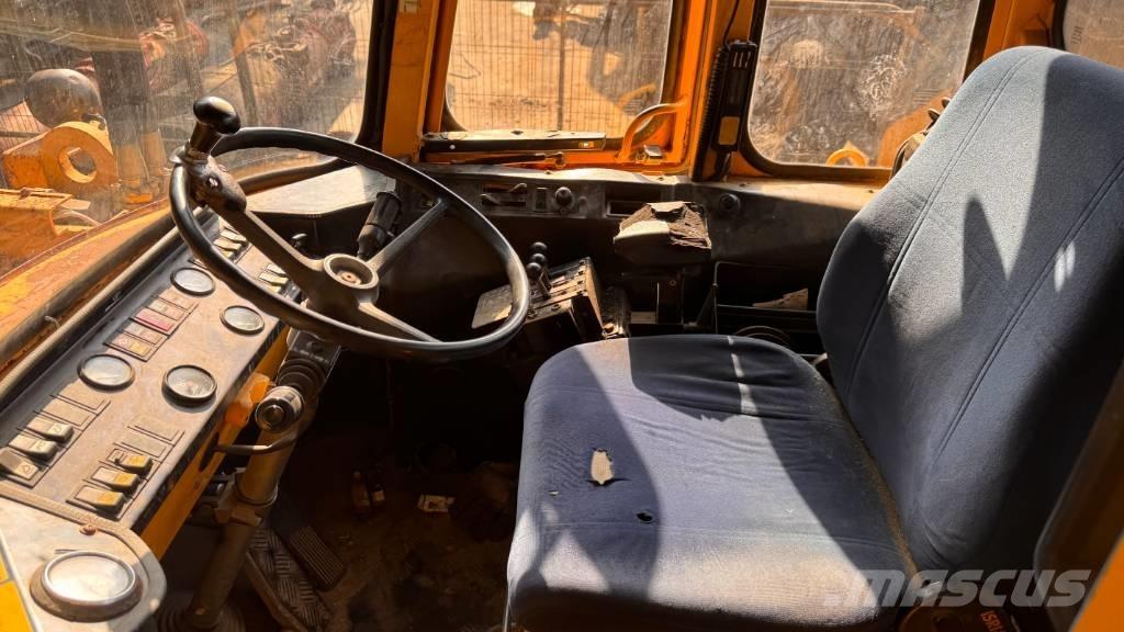 Volvo L 120 Kolové nakladače