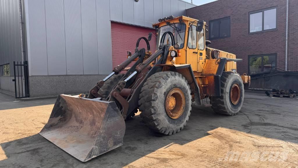 Volvo L 120 Kolové nakladače