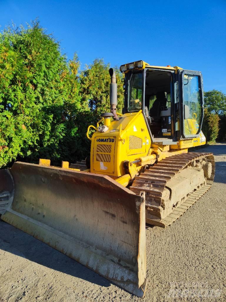 Komatsu D 51 Pásové dozery
