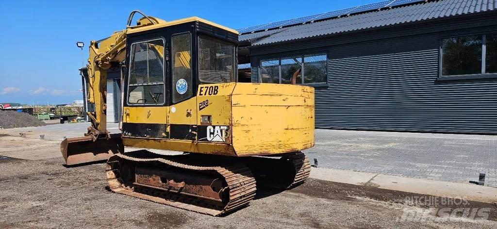 CAT E 70 B Midi rýpadla 7t - 12t