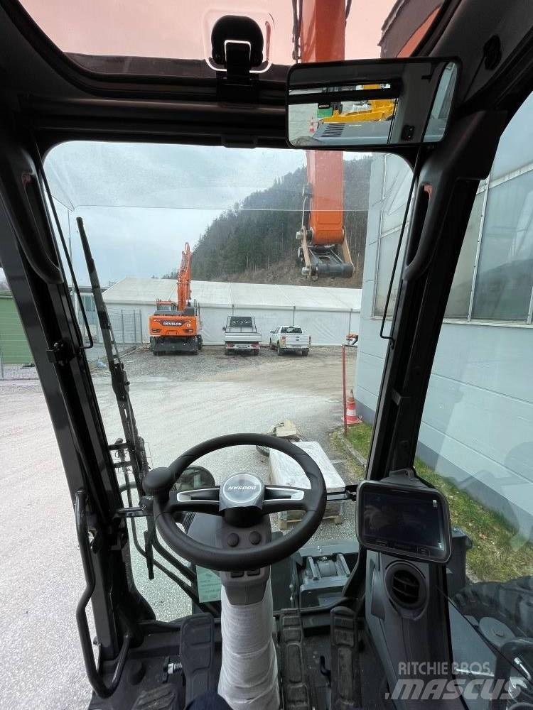 Develon DX 210 W-7 Jeřáby/Nakladače