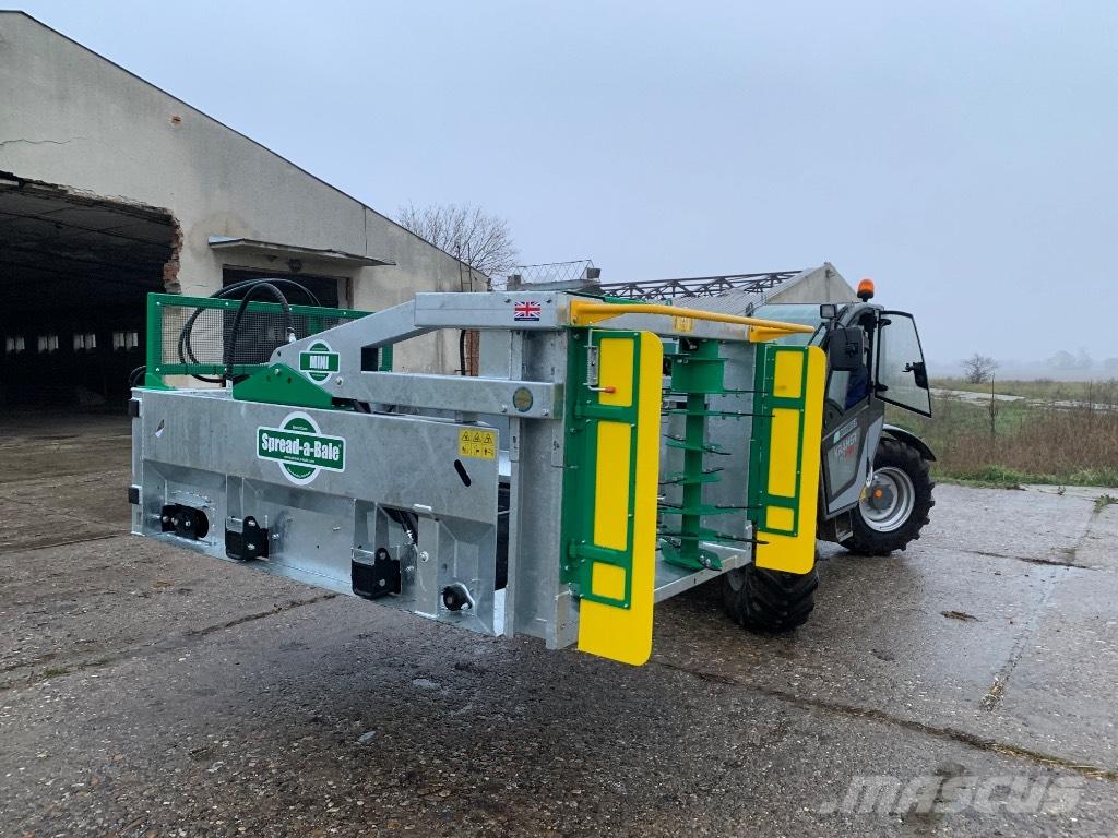  Spread-a-Bale Mini Drtiče a řezače balíků