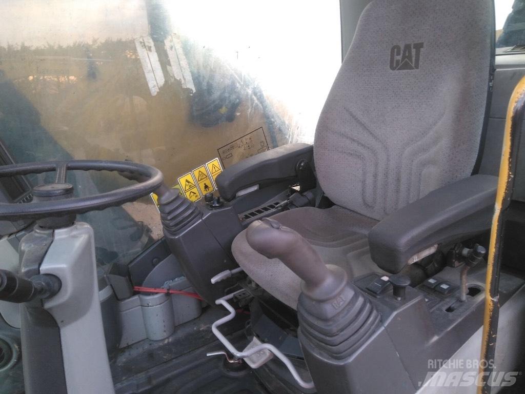 CAT M 322D MH Stroje pro manipulaci s odpadem