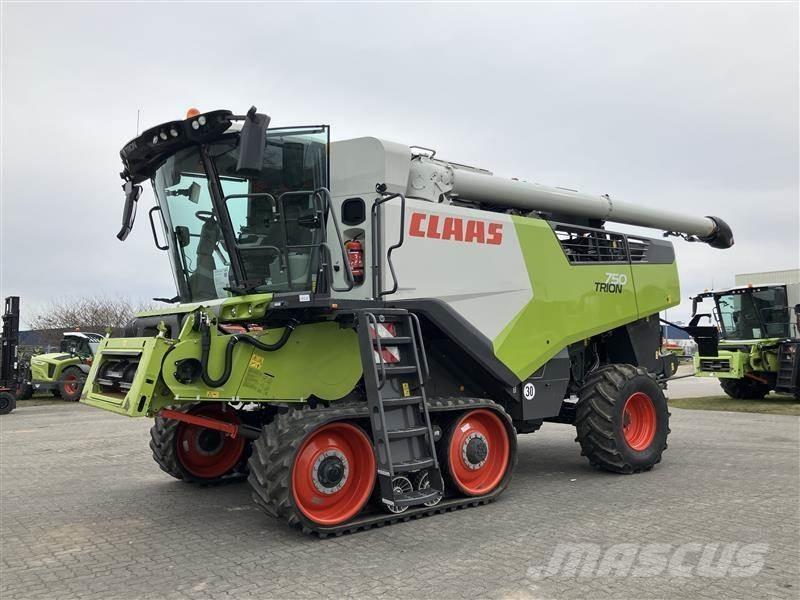 CLAAS TRION 750 TT Sklízecí mlátičky