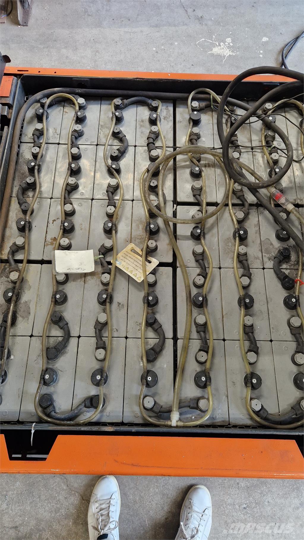 Toyota 7FBMF30 Akumulátorové vozíky