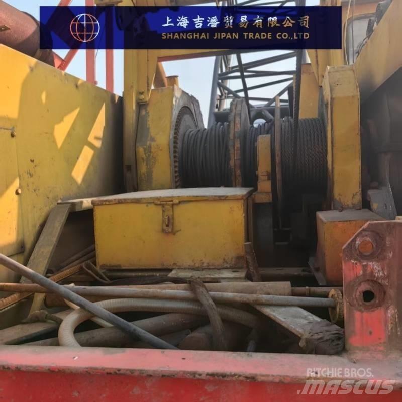 Hitachi KH180 Pásové jeřáby