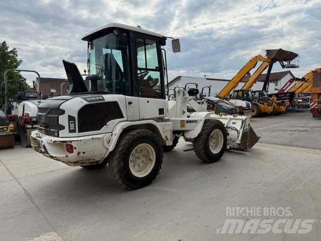 Volvo L 30 G Kolové nakladače