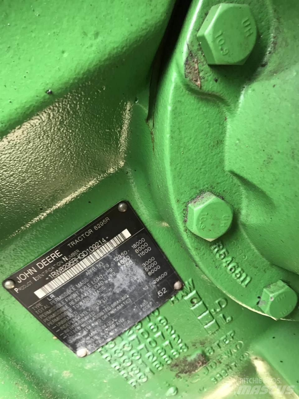 John Deere 8295R Traktory