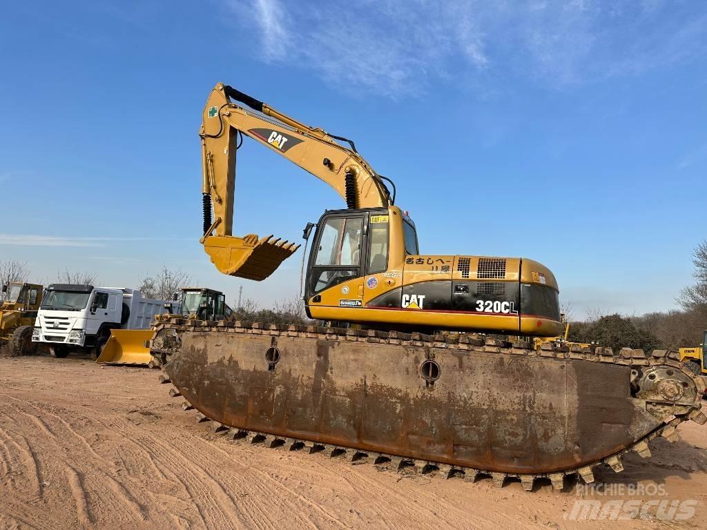 CAT 320 C L Obojživelná rypadla